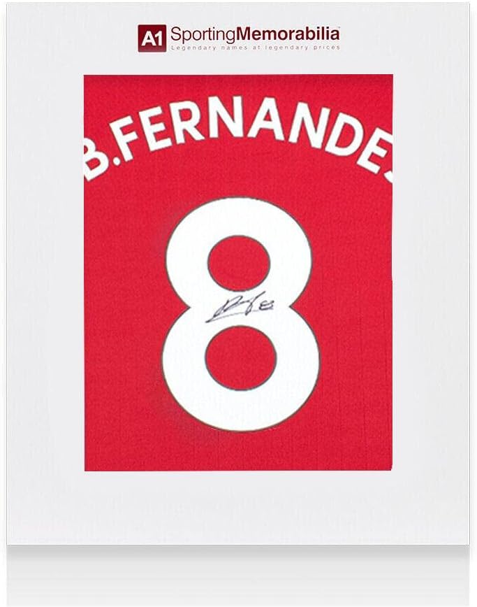 Bruno Fernandes Aláírt A Manchester United Póló: Haza, 2022-23 - Díszdobozban - Dedikált Foci Mezek